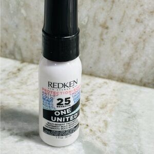 Redken One United Multi-Benefit Treatment - Black and White